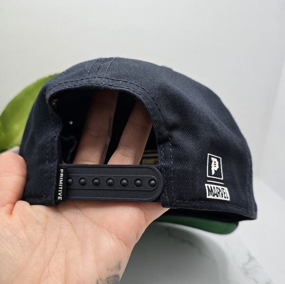 Primitive × Marvel | Wolverine embroidered logo navy snapback hat | unisex - Picture 6 of 8